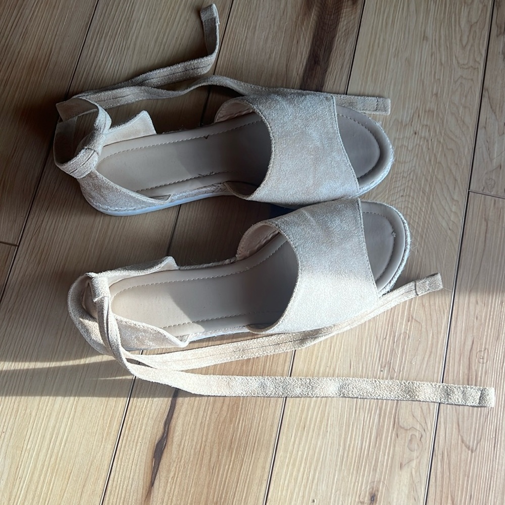 Boutique sandals